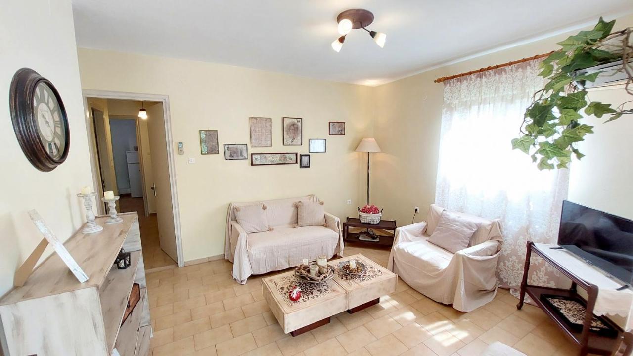 Lourantos Studios & Apartments Vathí Kültér fotó