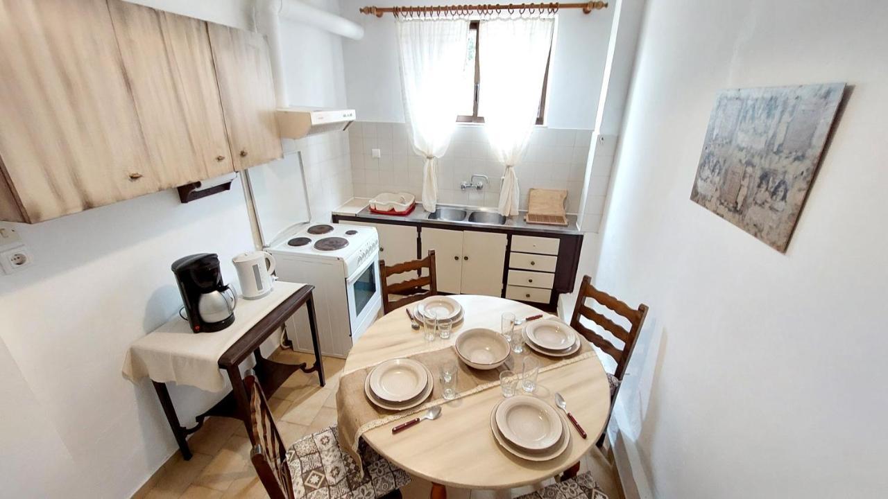 Lourantos Studios & Apartments Vathí Kültér fotó