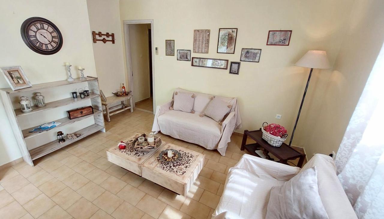 Lourantos Studios & Apartments Vathí Kültér fotó