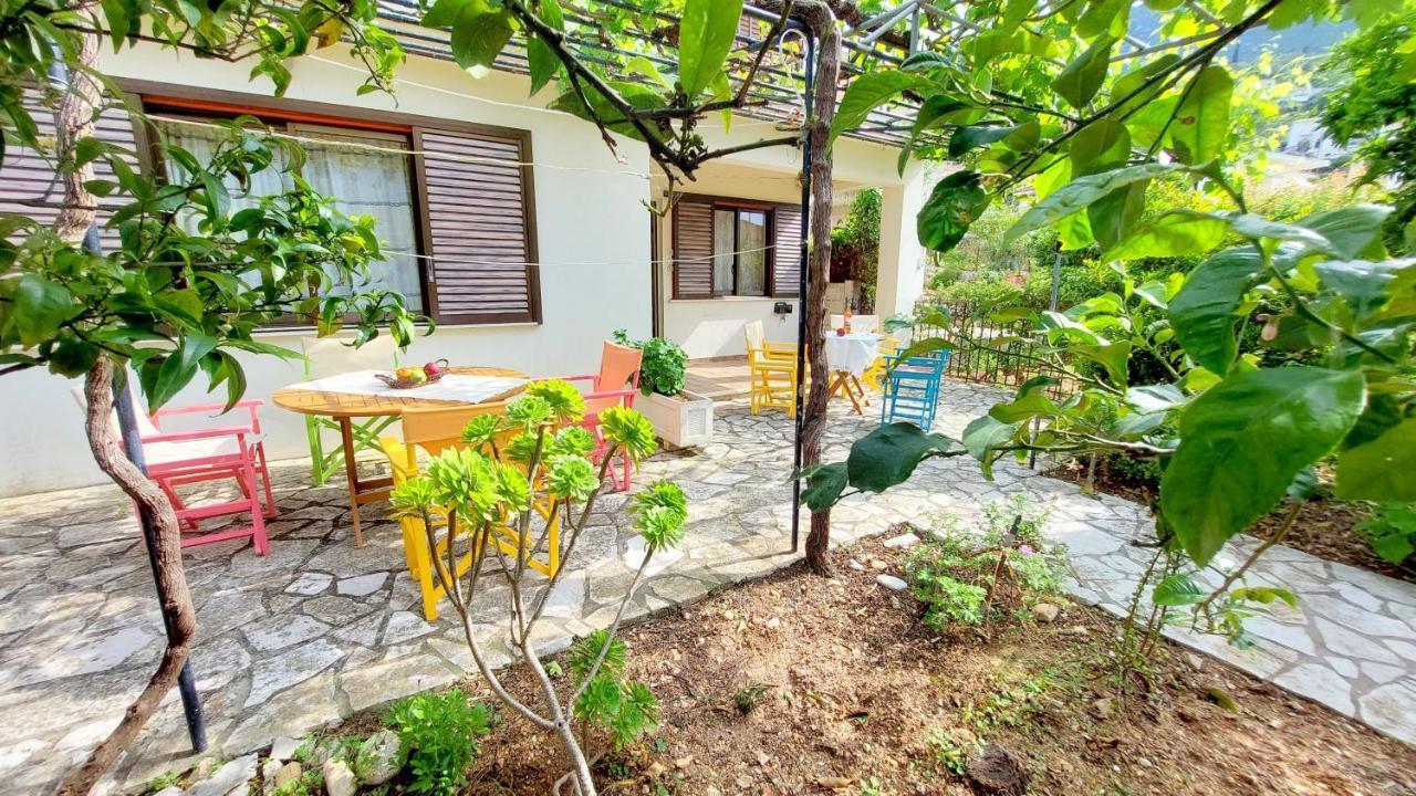 Lourantos Studios & Apartments Vathí Kültér fotó