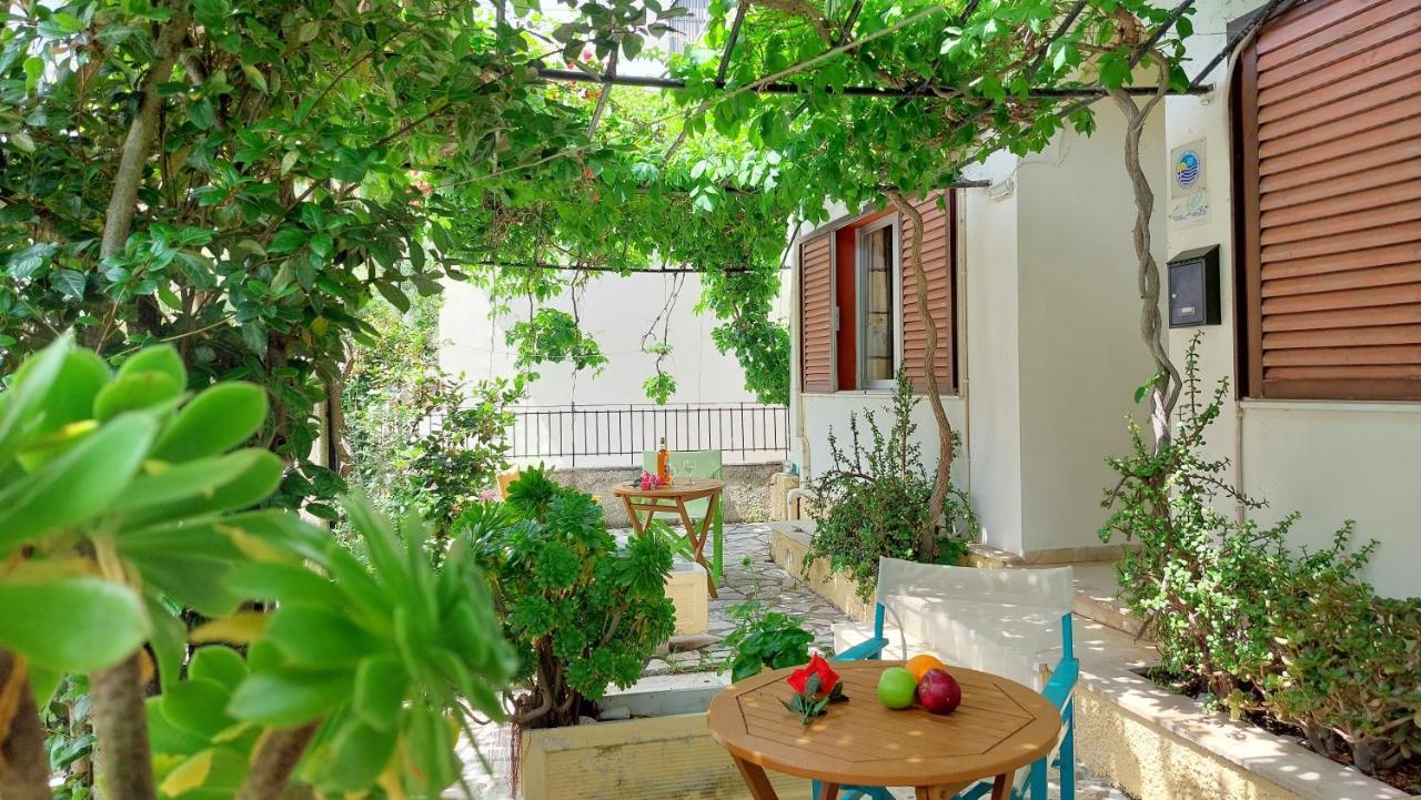 Lourantos Studios & Apartments Vathí Kültér fotó
