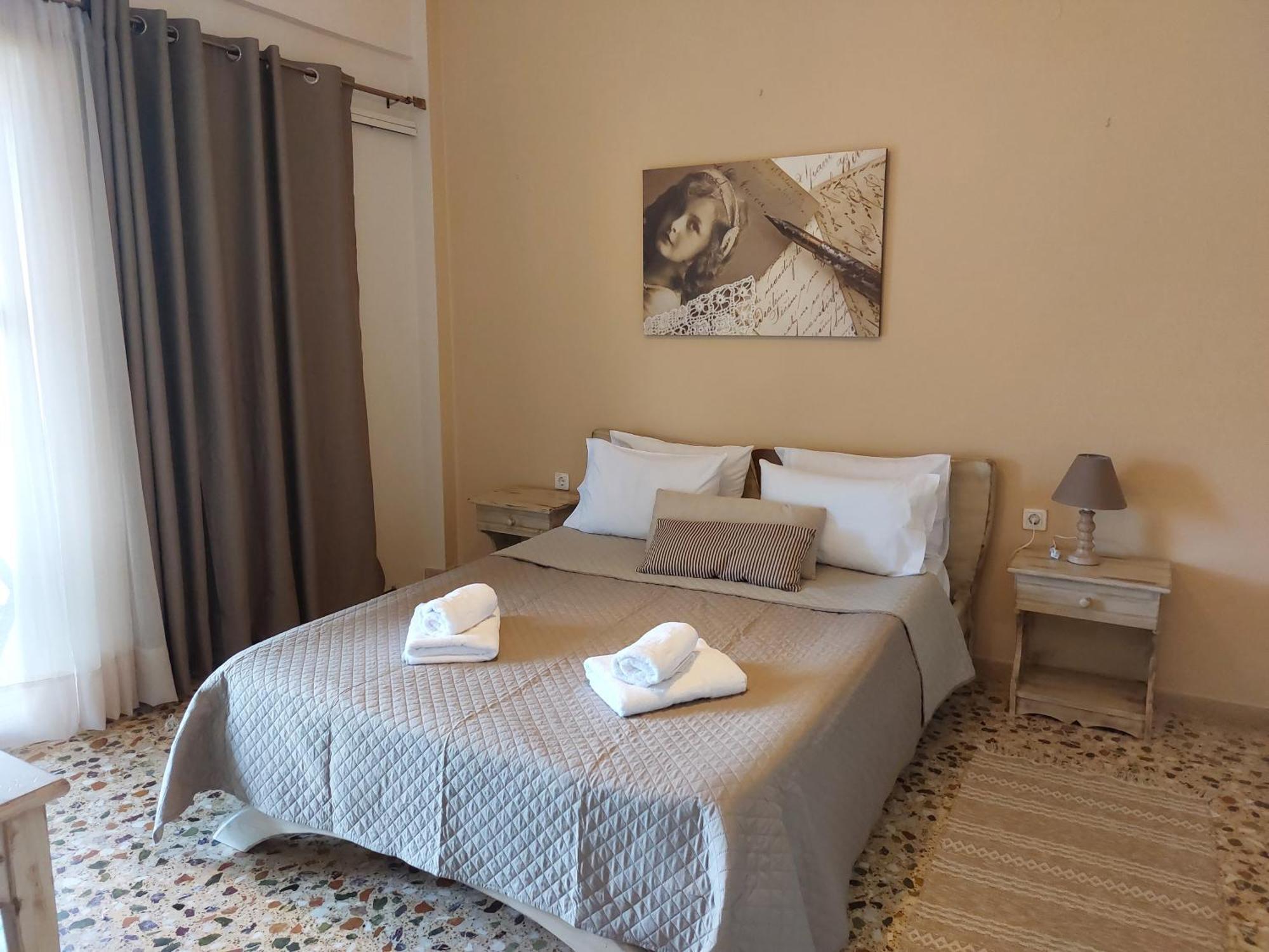 Lourantos Studios & Apartments Vathí Kültér fotó